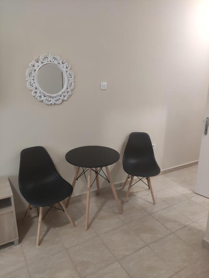 G M 3 Rooms Kentpo In The Heart Of The City Лариса Екстер'єр фото