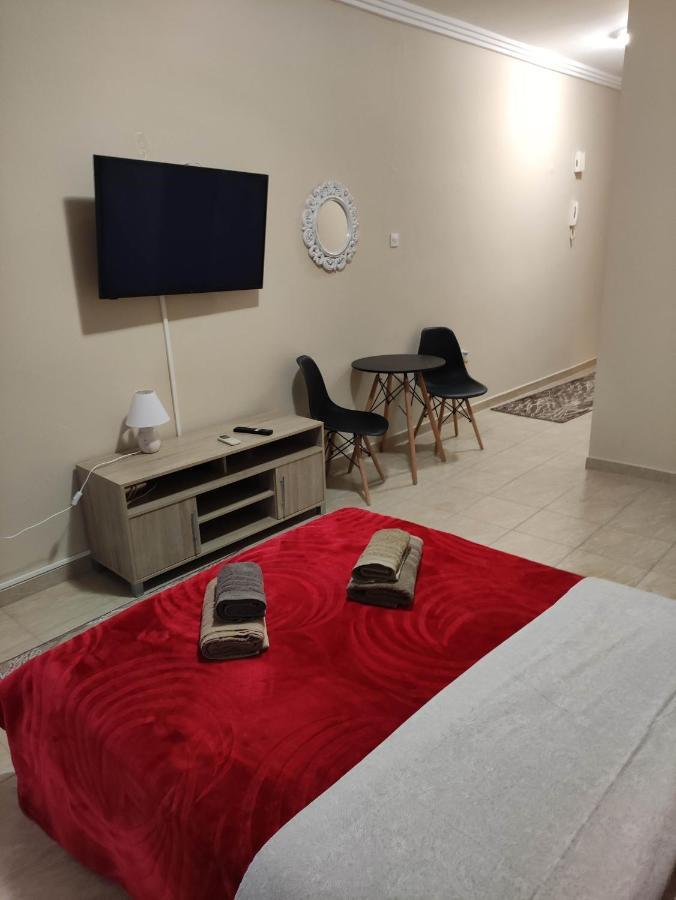 G M 3 Rooms Kentpo In The Heart Of The City Лариса Екстер'єр фото