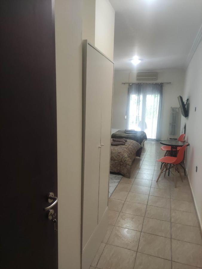 G M 3 Rooms Kentpo In The Heart Of The City Лариса Екстер'єр фото