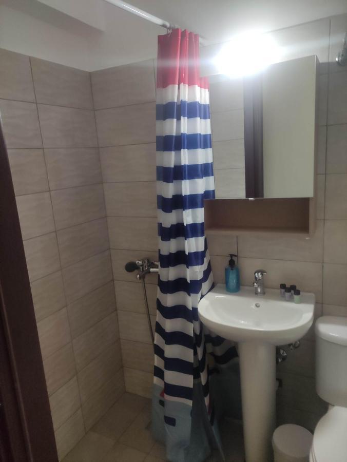 G M 3 Rooms Kentpo In The Heart Of The City Лариса Екстер'єр фото