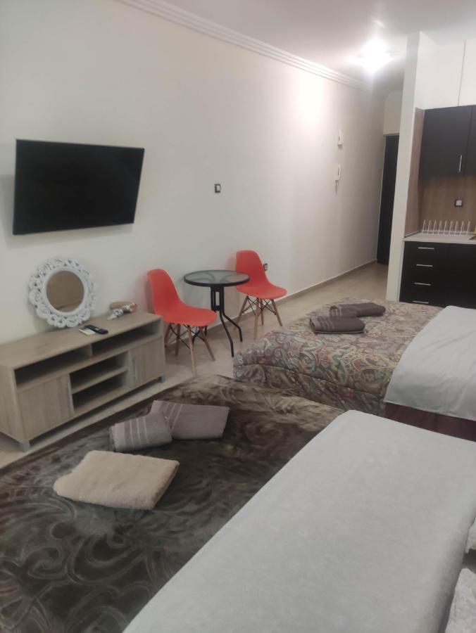 G M 3 Rooms Kentpo In The Heart Of The City Лариса Екстер'єр фото