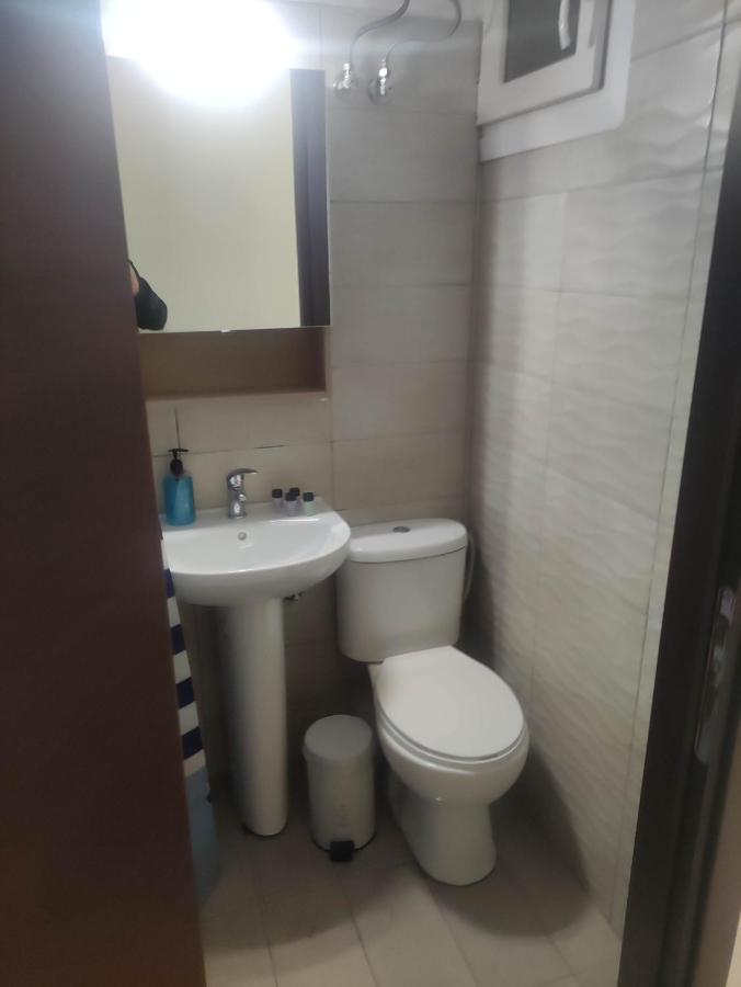 G M 3 Rooms Kentpo In The Heart Of The City Лариса Екстер'єр фото